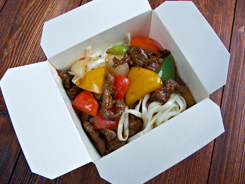 Beef,Slice,And,Udon-noodle.chinese,Cuisine,In,Take-out,Box