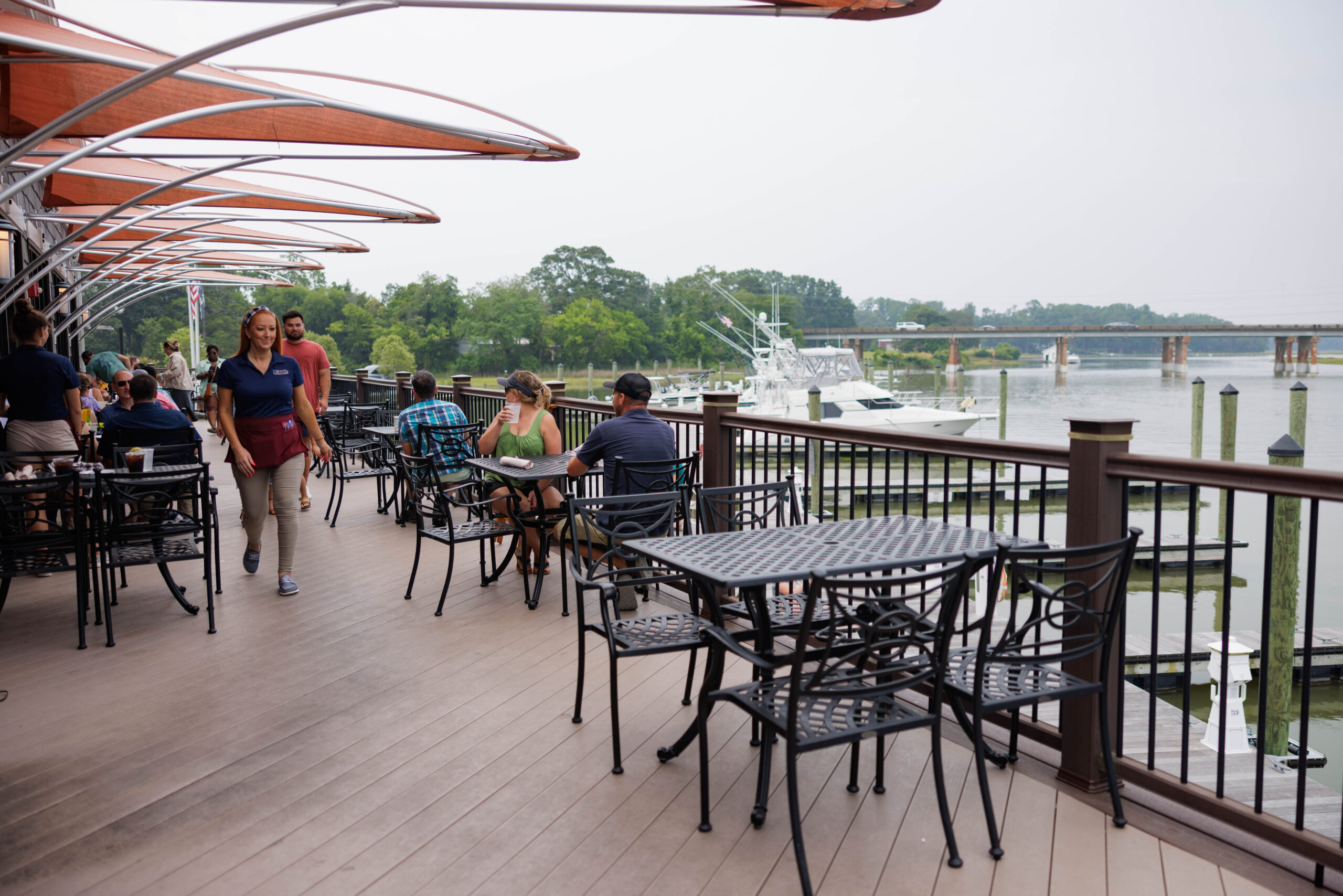Decoys Seafood outdoor patio